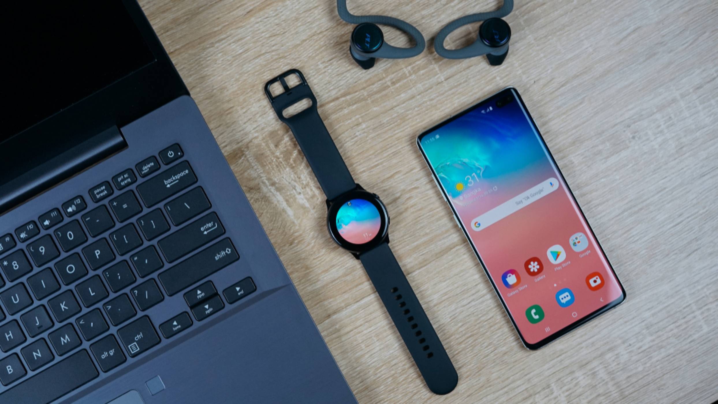Новият Samsung Galaxy Watch Active 2 е много Apple Watch (ВИДЕО)