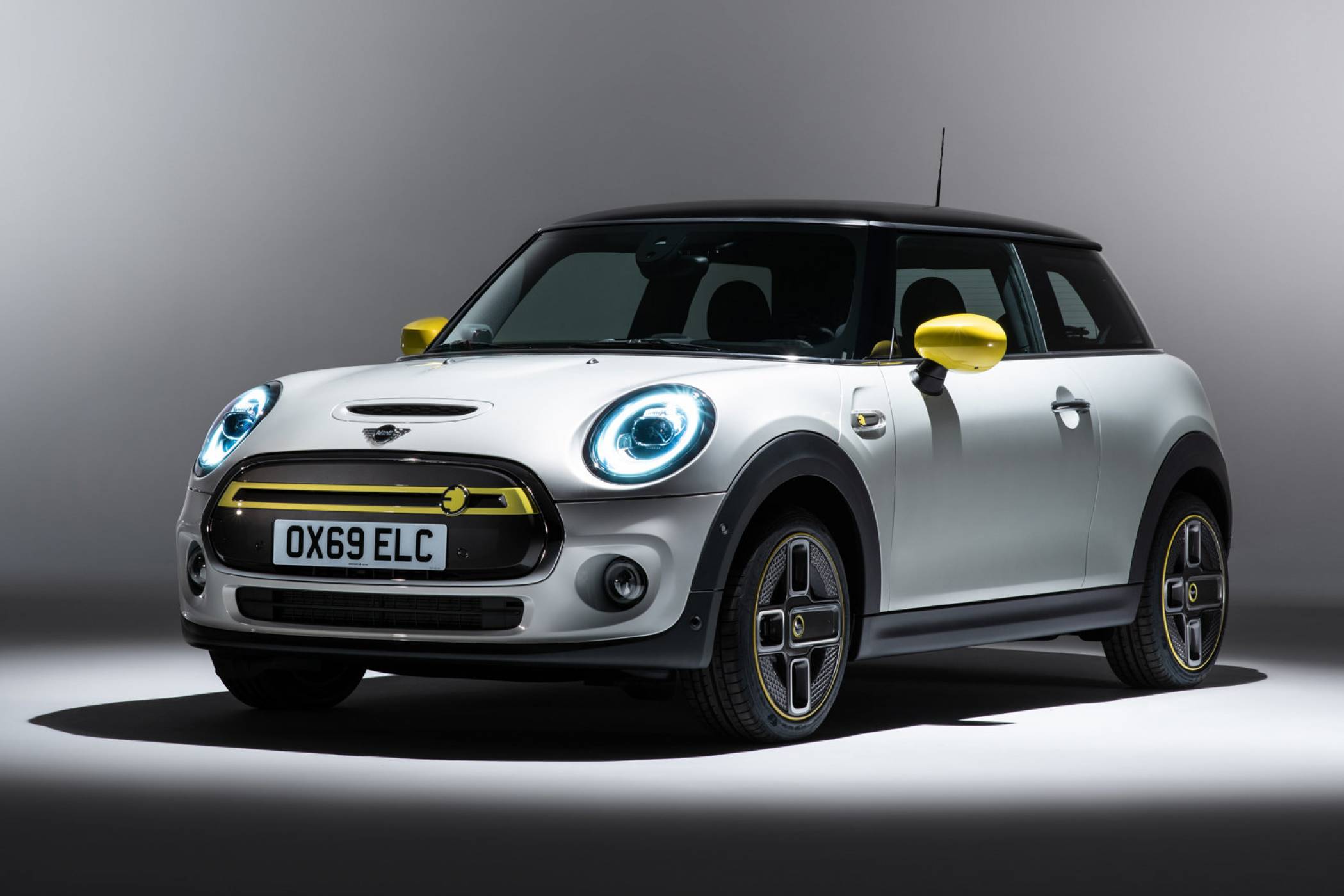 Ще може да подкарате първото изцяло електрическо Mini от март 2020 г.