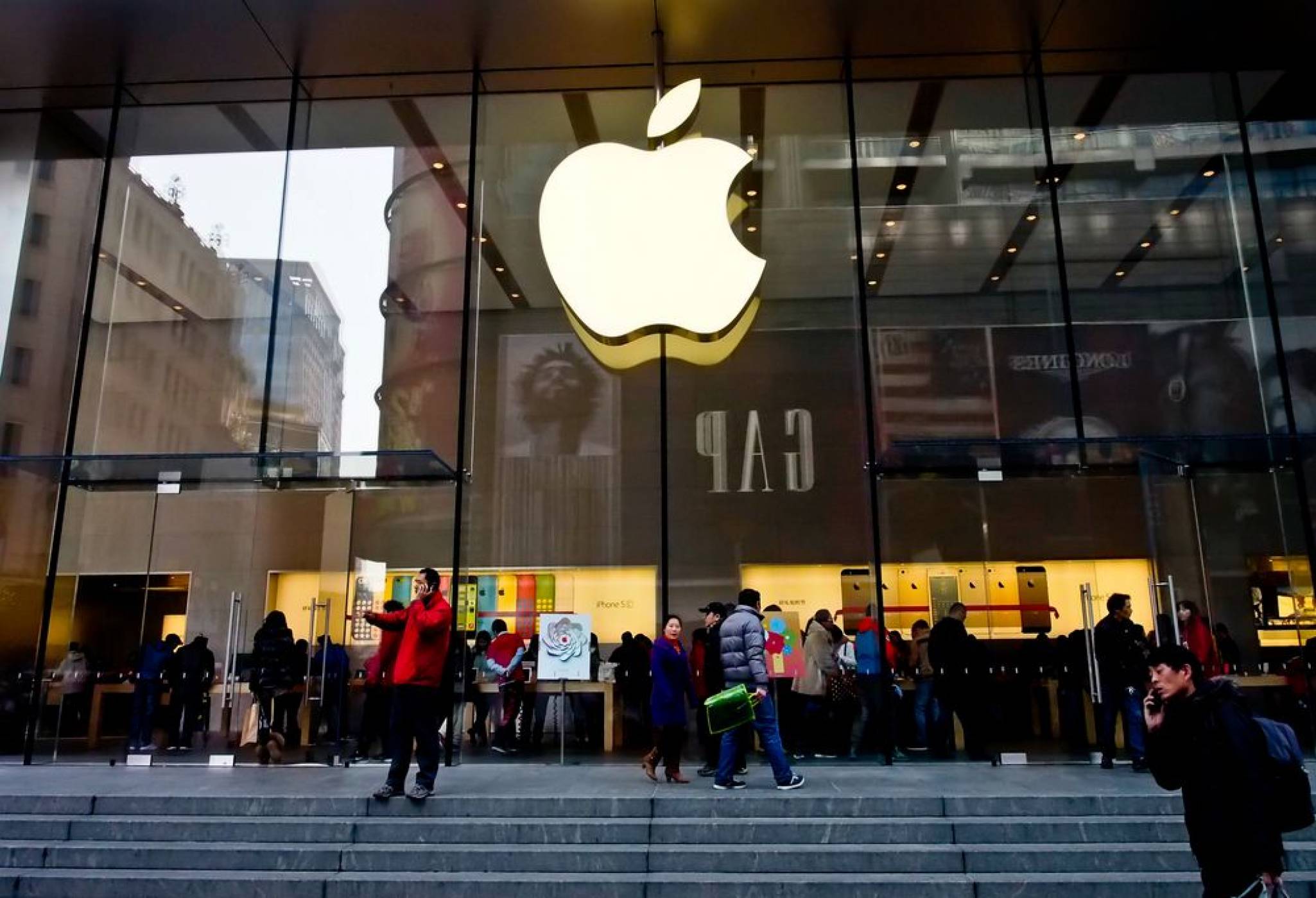 Apple с големи продуктови промени на официалния си сайт