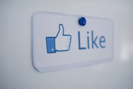 Сайтовете, ползващи бутона Like на Facebook, ще отговарят за данните ви
