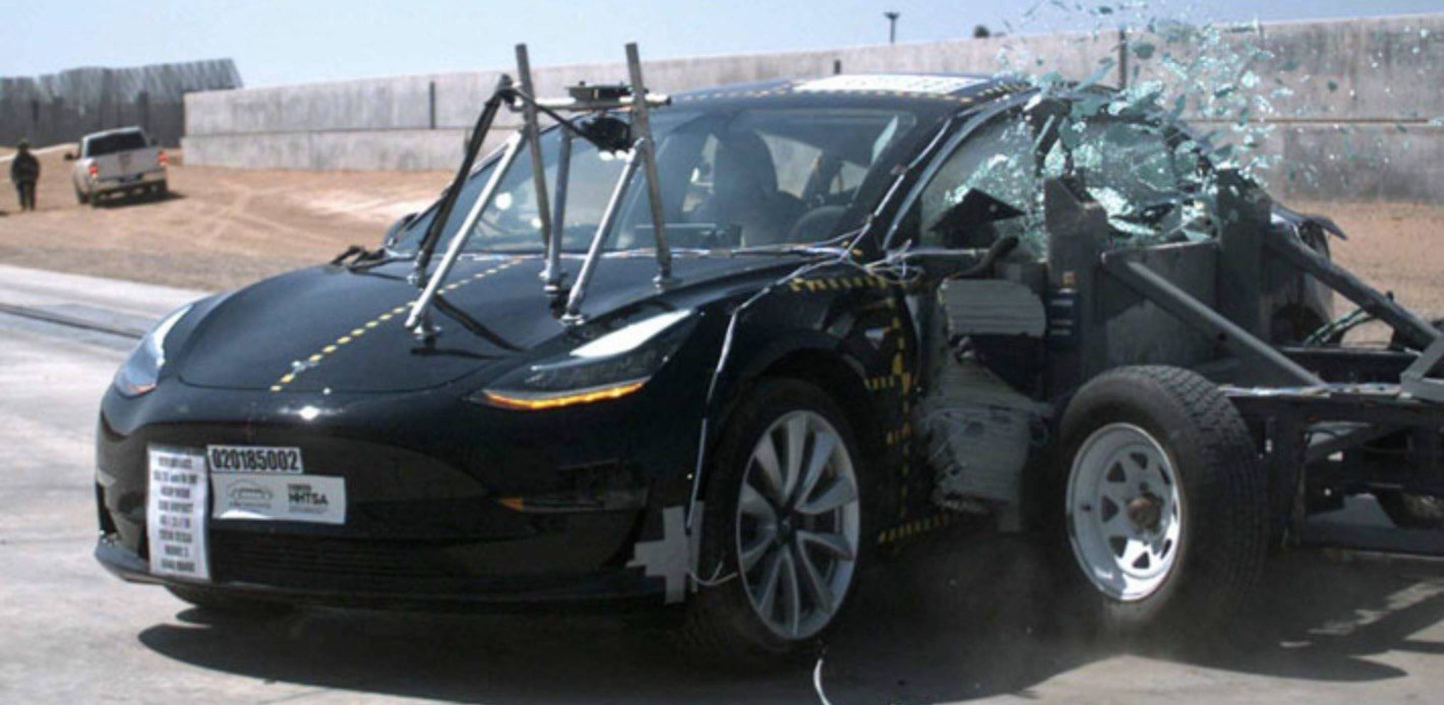Колко безопасни са всъщност колите на Tesla?