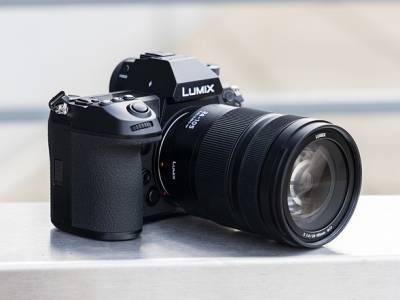 LUMIX DC-S1R на Panasonic получи наградата на EISA за Full Frame камера