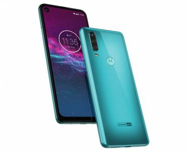 Motorola one action е първият смартфон с широкоъгълна екшън камера