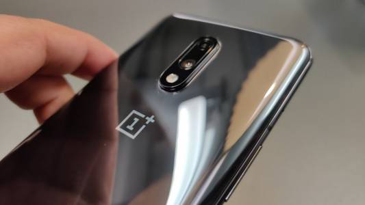 OnePlus 7T  ще бъде нагрухан OnePlus 7. Вижте какво още ще бъде на база последните изтекли детайли