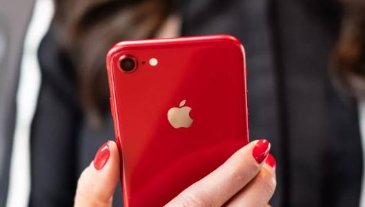 Новият iPhone SE - на вид като iPhone 8, но бърз като iPhone 11