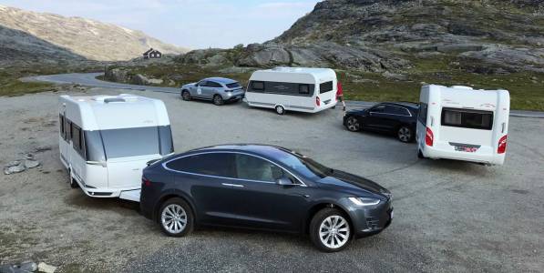 Ако ще теглите каравана, Tesla Model X е вашата кола 