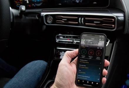 Бъг изкарва на показ личния живот на собствениците на Mercedes