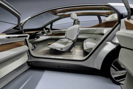 Регулатори задушават самоуправляващите коли на Audi и BMW 