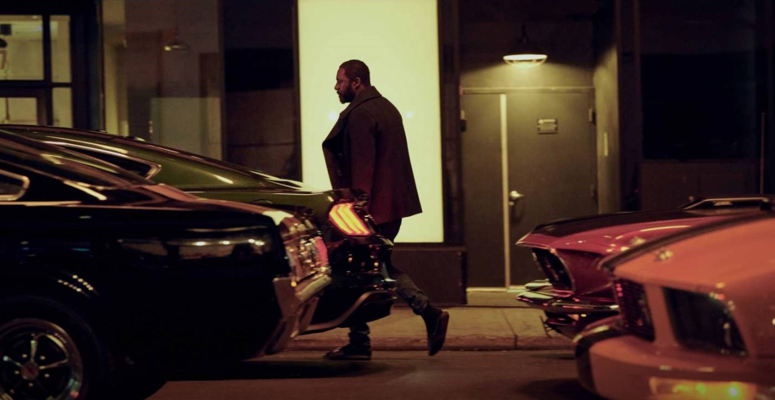 Холивудска звезда ще ви убеждава да си купите новия е-кросоувър на Ford 