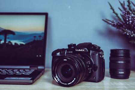 Panasonic пуска два нови професионални обектива