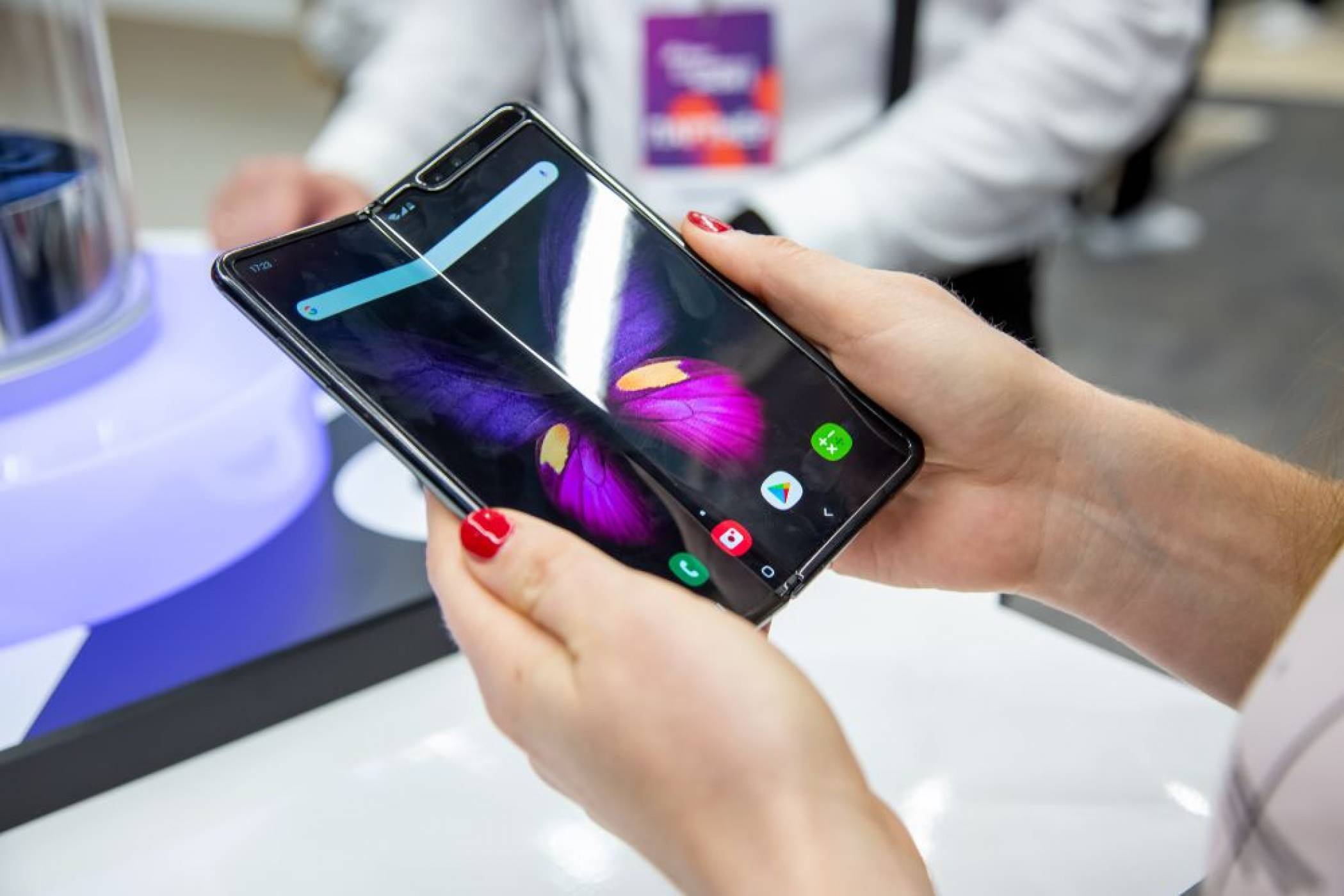Samsung разпродаде Galaxy Fold в Китай за по-малко от 5 минути 