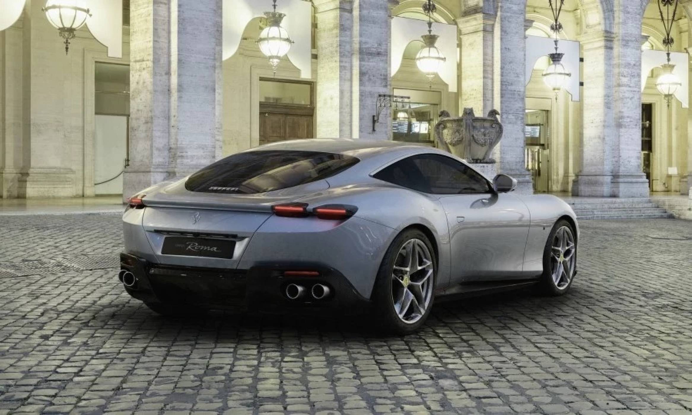По-достъпната класика. Ferrari изкушава SUV феновете с Roma 