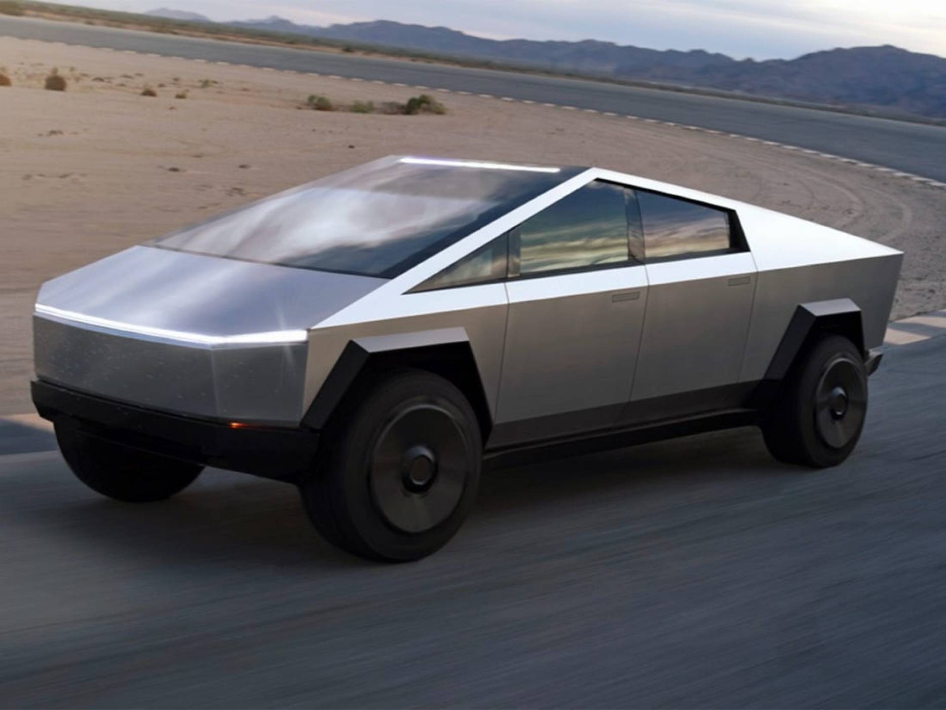 Cybertruck  има вече 150 хиляди поръчки въпреки гафа при представянето му