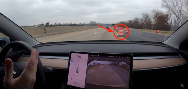 Вижте как Tesla Autopilot финтира ремонтна маркировка (ВИДЕО) 