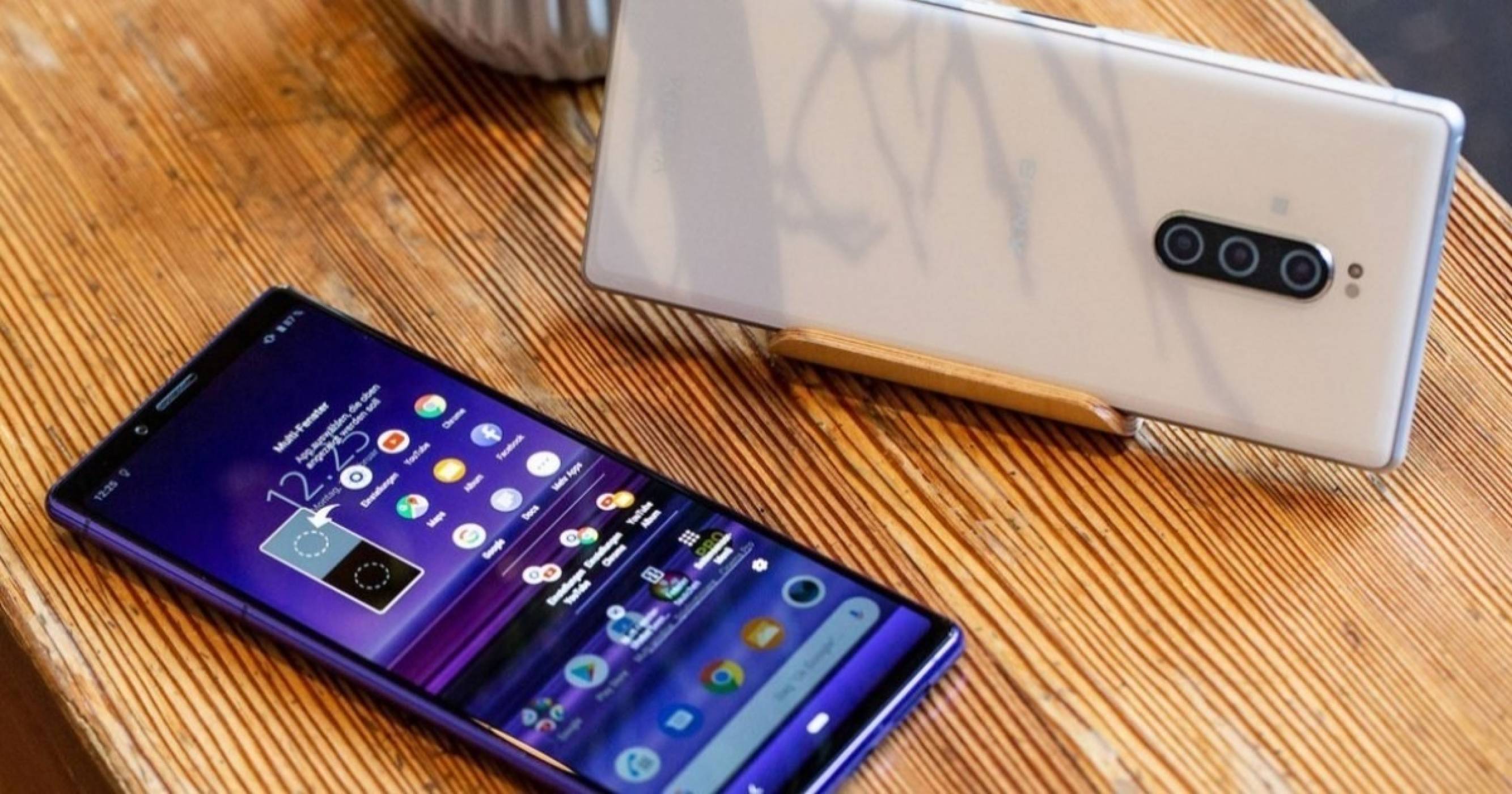 Повече смартфони, повече ударени глави