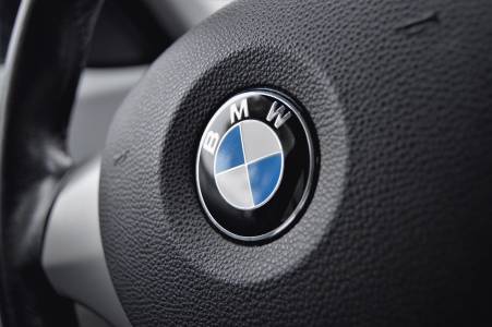 Сложна хакерска атака срещу BMW 