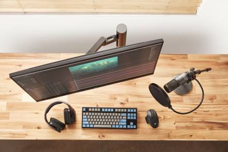 Скритият коз на новия 4К монитор LG UltraFine: уникална панта