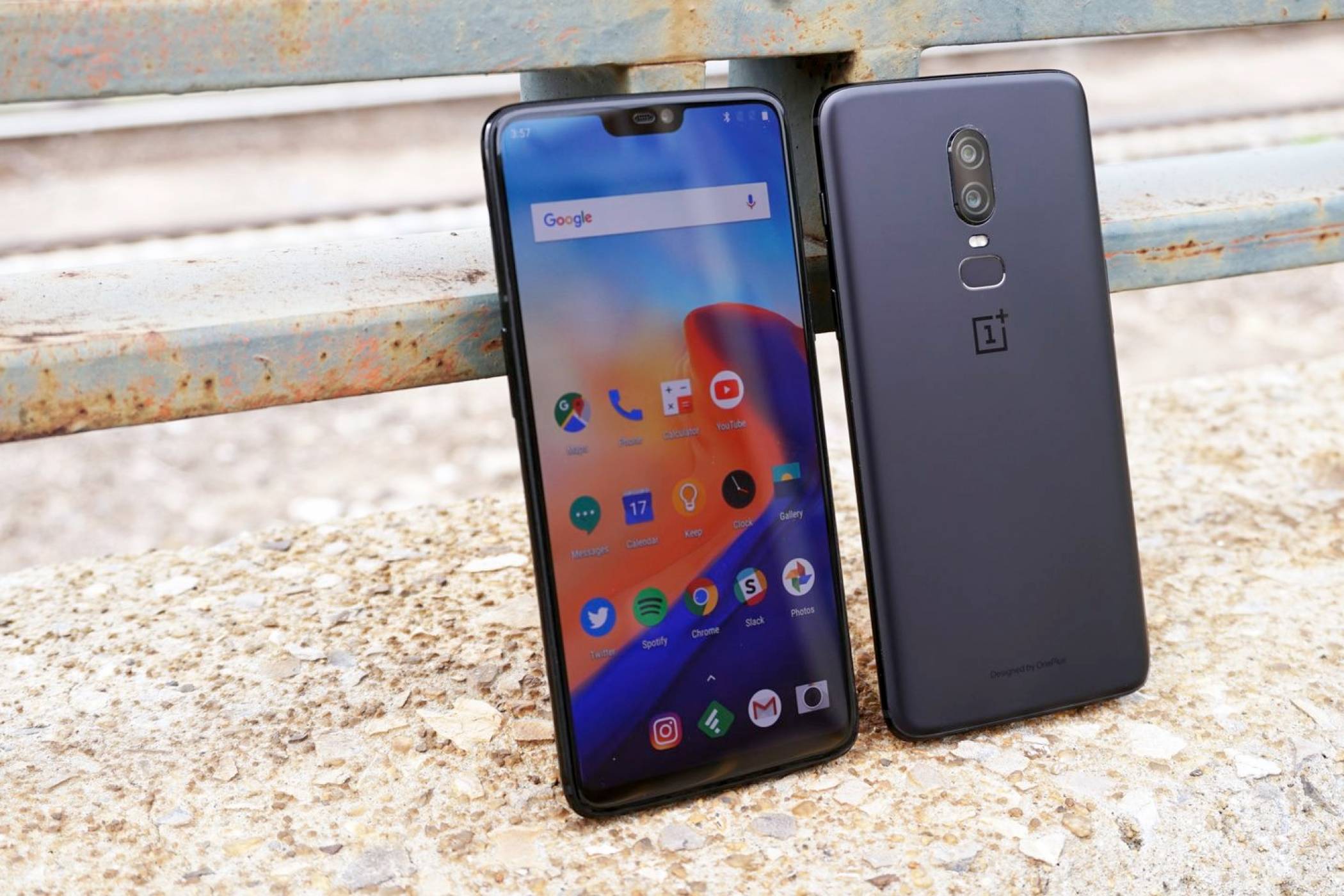 OnePlus ще ви плати до 7000 долара, за да откриете бъгове в техните телефони 