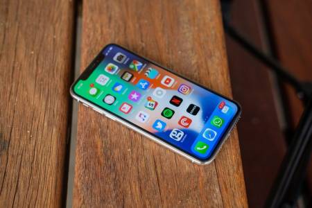 iPhone крачи към изключителен рекорд 