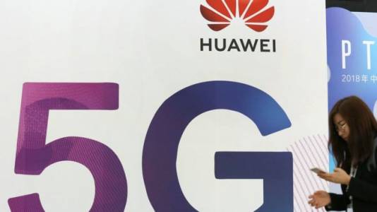 Huawei готви най-евтиния 5G телефон на пазара 