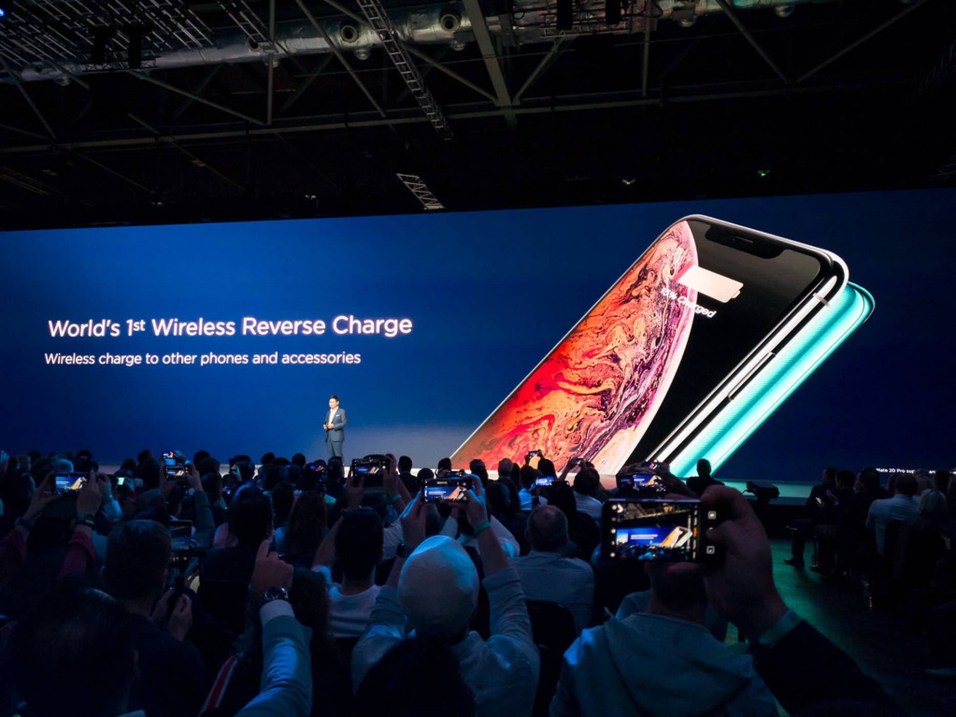 Huawei остава в британската 5G мрежа, макар и с нова роля