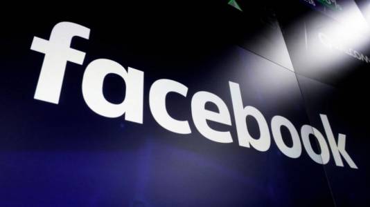 Коронавирусът стигна и до Facebook