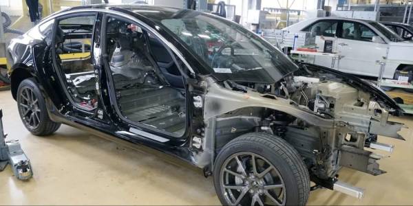 Кога ще стигнат автопилота на Tesla?