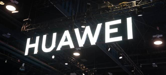Google съветва да не зареждате неофициално техните приложения на нови Huawei телефони  