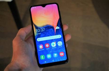 Най-продаваният Android смартфон за 2019 г. е 85% по-евтин от Galaxy S20 Ultra