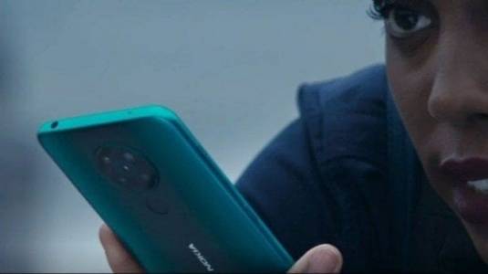 Необявеният Nokia 8.2 5G е скритата звезда в новия Бонд трейлър (ВИДЕО) 