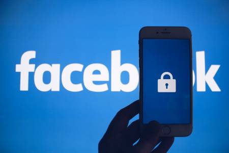 Нови Facebook рекорди - позитивни и негативни 
