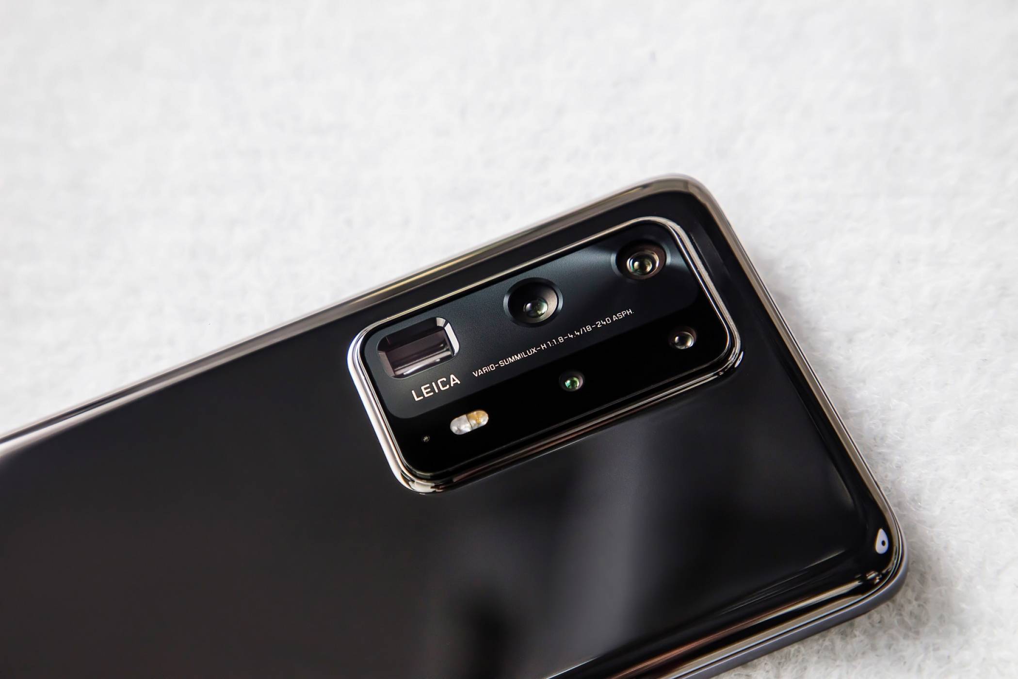 P40 Pro на българския пазар в комплект с Watch GT 2. Huawei обяви и цената