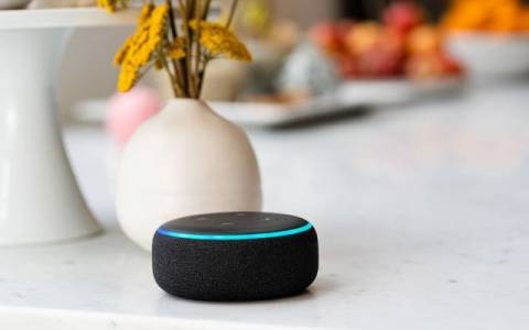 Alexa ще ви казва какво да правите, ако се притеснявате, че сте заразени 