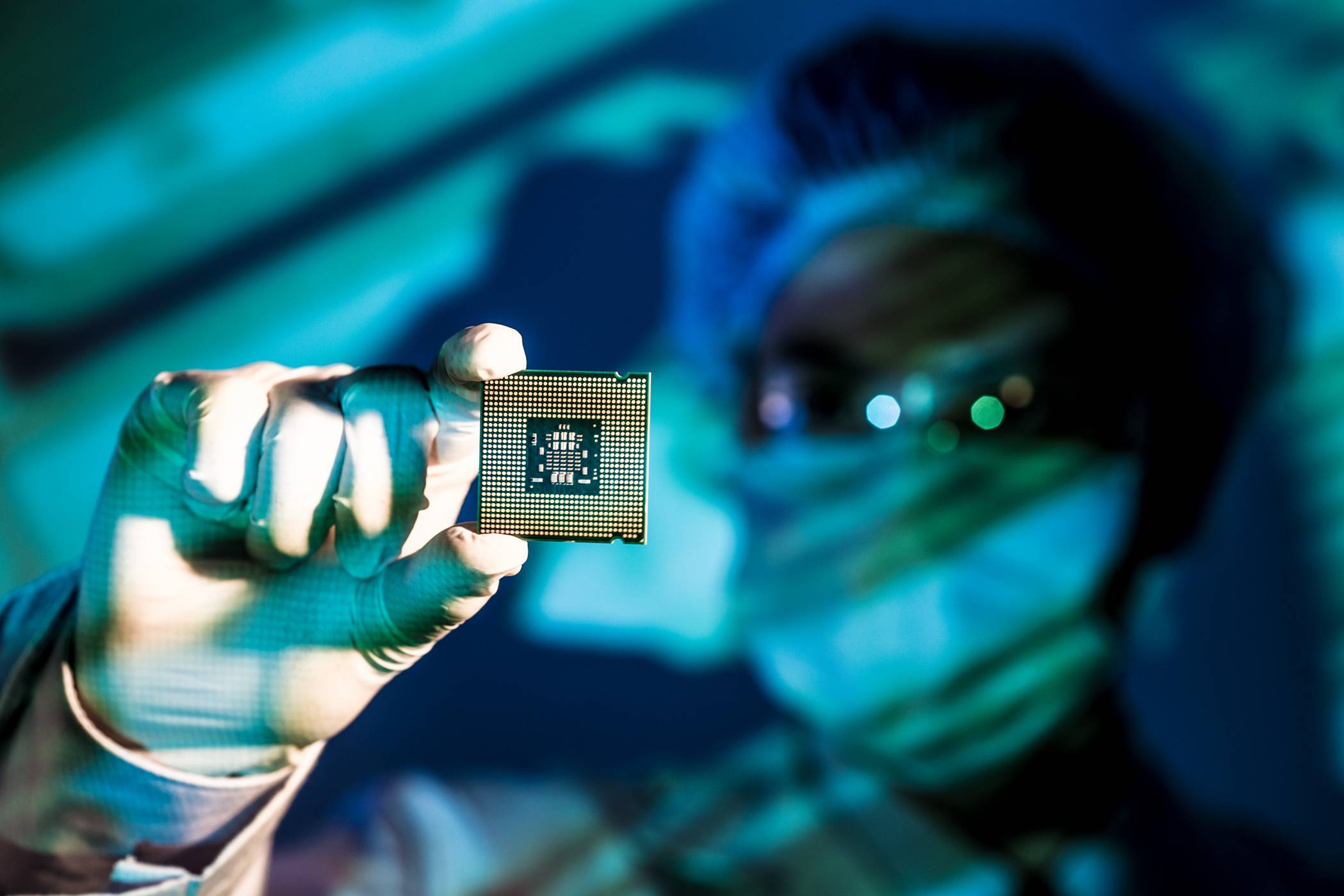 Новите мобилни процесори на Intel счупиха границата от 5 GHz