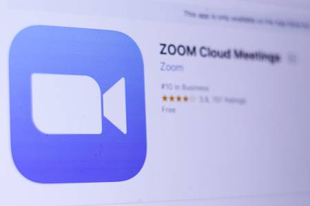 Възможно е Zoom акаунтът ви да се продава в Dark web