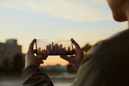 Двойката Motorola Edge е голямото завръщане при големите