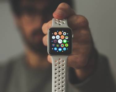 Apple Watch 6 идва с функция срещу коронавируса