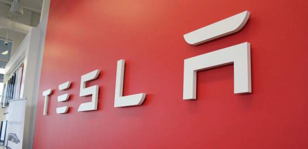 Трудният характер на Мъск прогони и шефа на Tesla за Европа