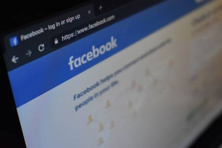 Facebook ще плати милиони на травмирани модератори, нагледали се на ужаси в мрежата