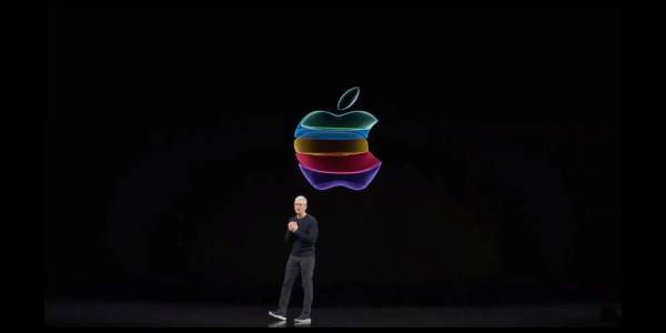Тука има, тука няма: iPhone 12 май ще се появи през септември