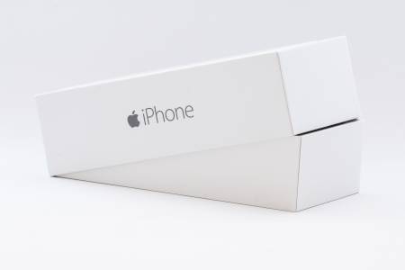 Без зарядно в кутиите на новите модели iPhone?