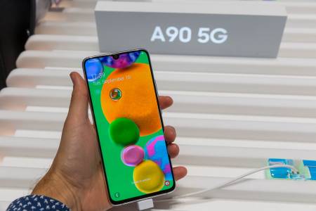 Samsung прави 5G смартфон за всеки джоб 
