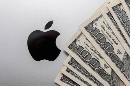 Apple стана най-скъпата компания с акции на борсата в света