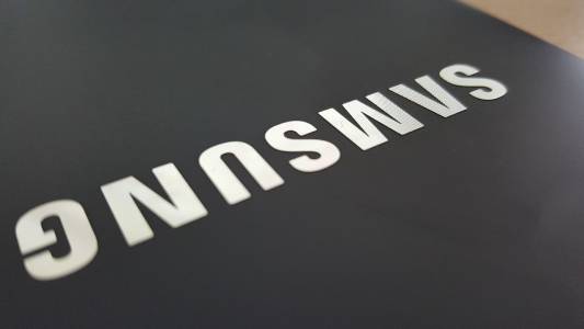Samsung мести огромната част от смартфон производството си в Индия 