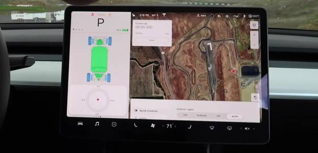 Tesla подгони хакери, които отключват платения режим за допълнителна мощност 
