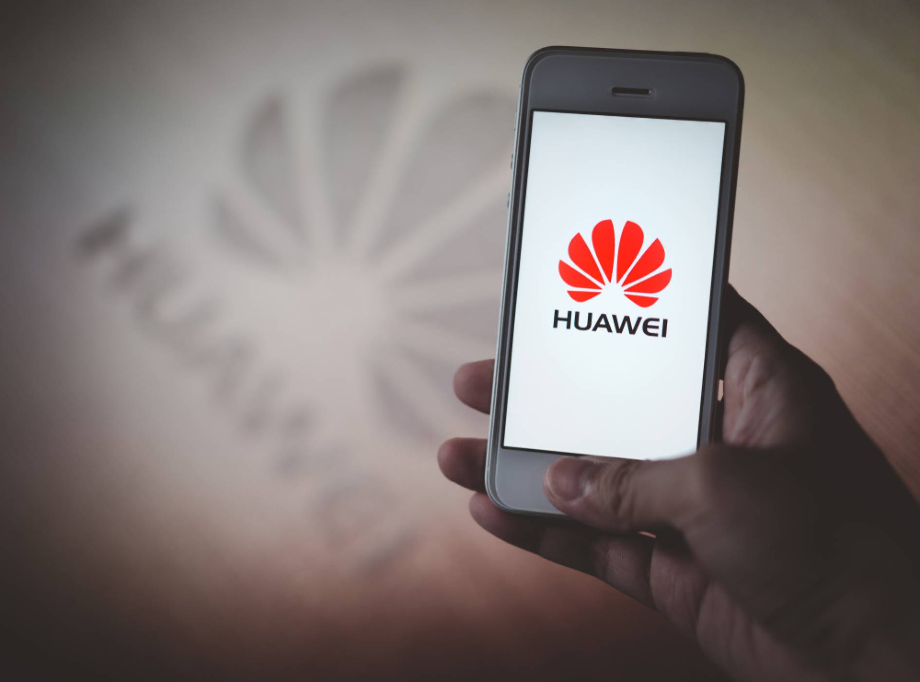 „От врата до врата“: чудесната нова инициатива на Huawei за гаранционни и извънгаранционни устройства
