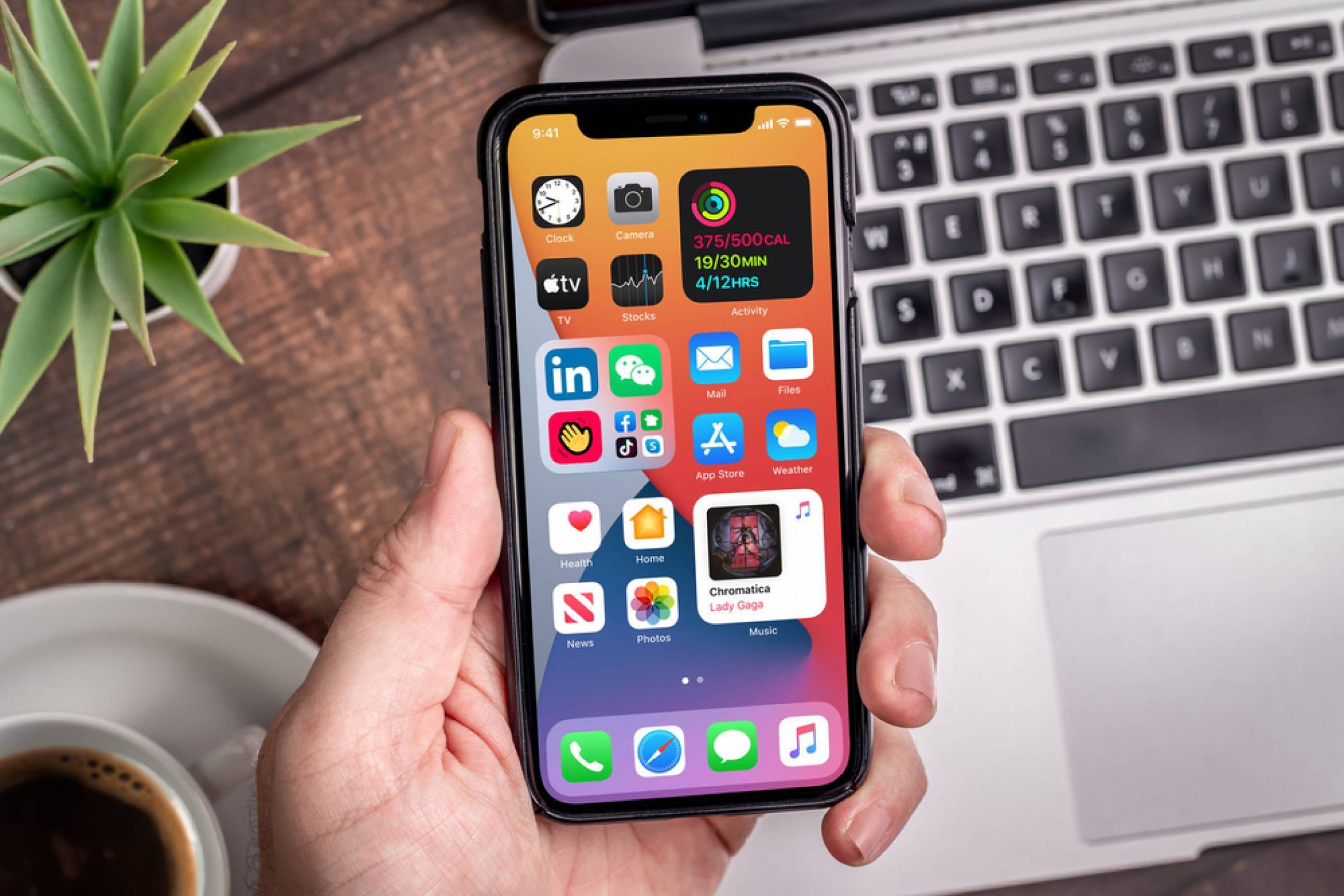 Появиха се цените и повече информация за всички модели от серията iPhone 12
