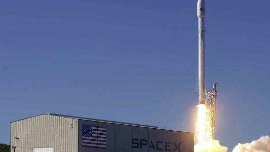 Защо падат сателитите на SpaceX? 
