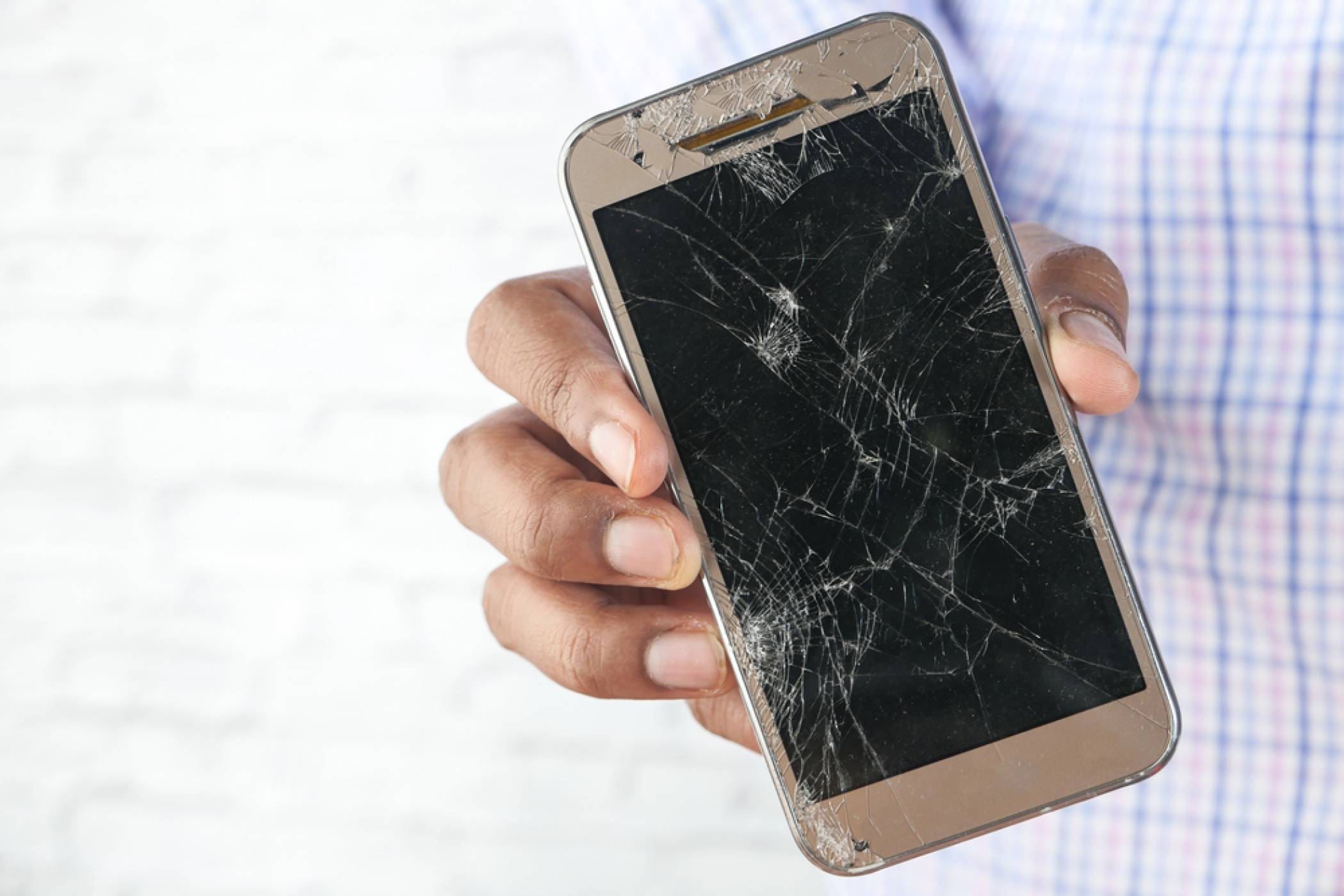 Какво да направите, ако екранът на телефона ви се счупи?