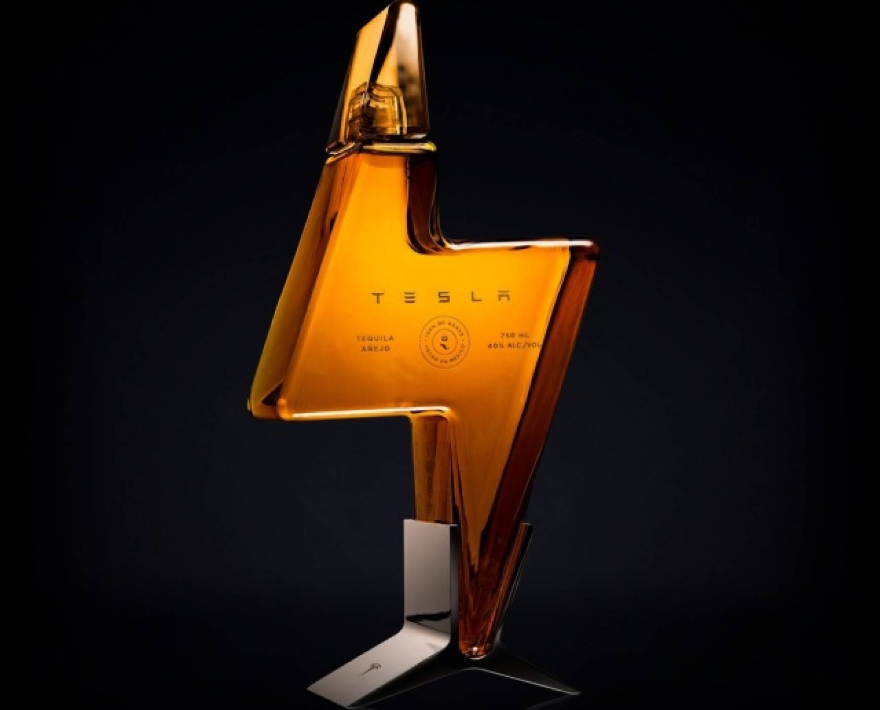 От първоаприлска шега Tesla Tequila се превърна в реална бутилка за 250 долара 